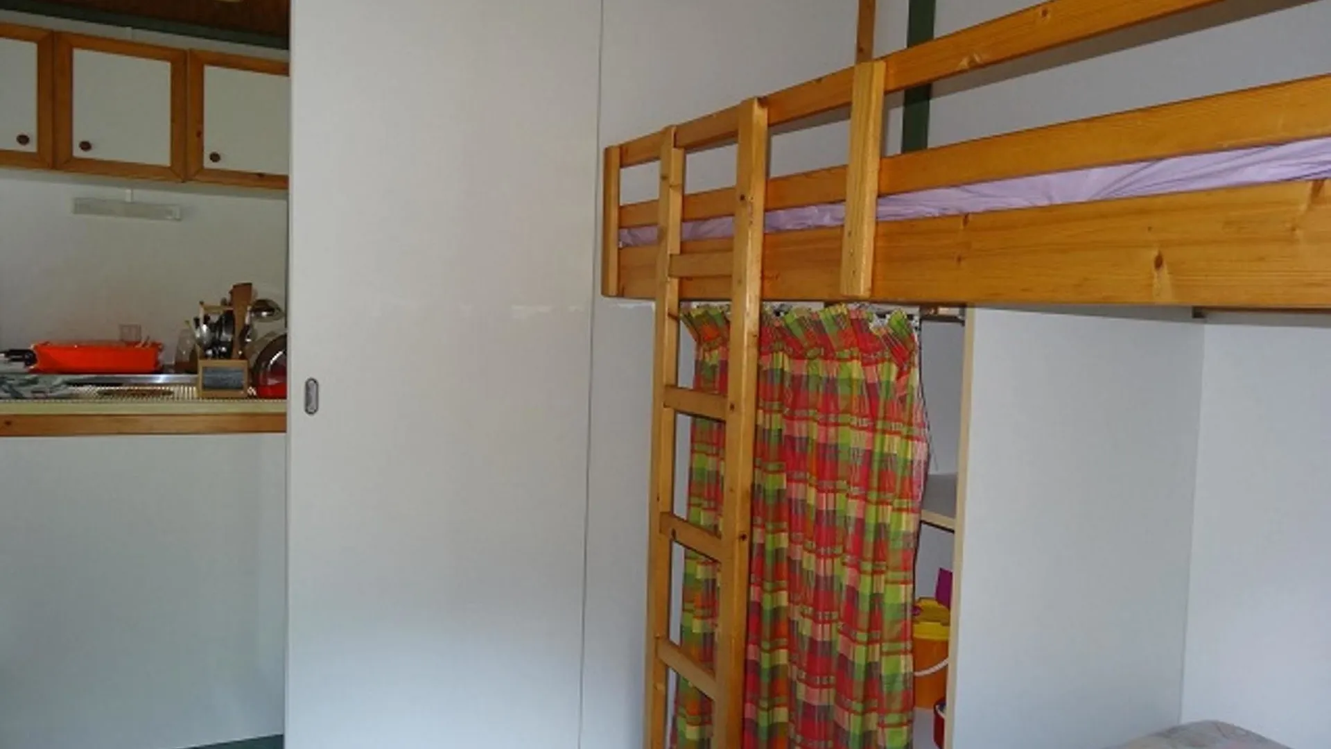 Bungalow With 2 Bedrooms In Pointe-Noire With Furnished Garden - 1 Km